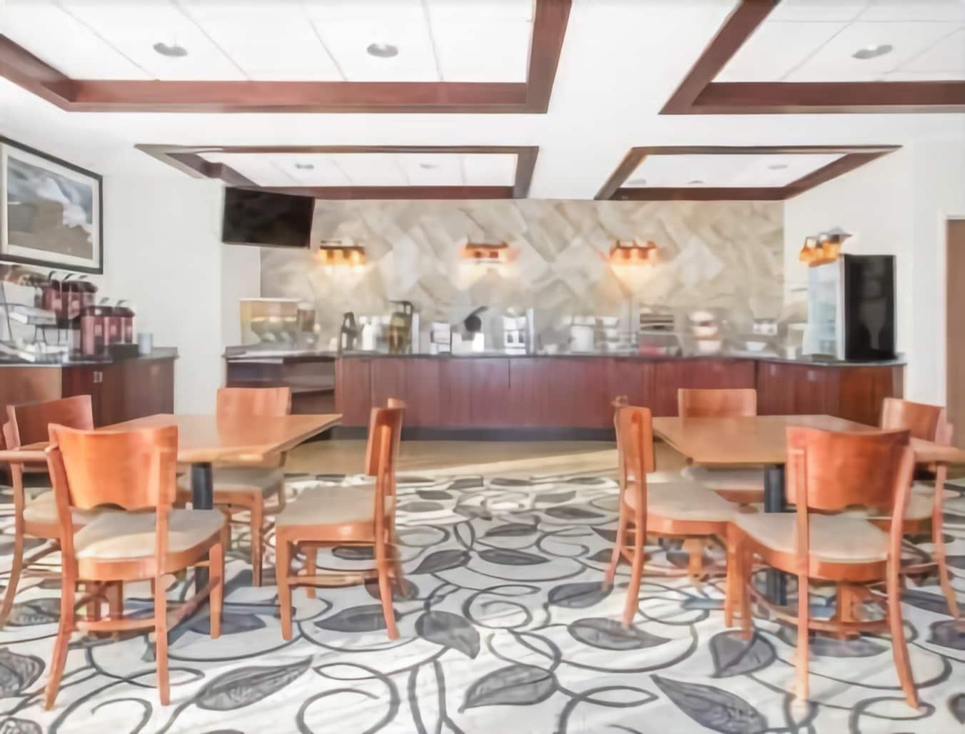 Ramada By Wyndham Denver International Airport Exterior photo