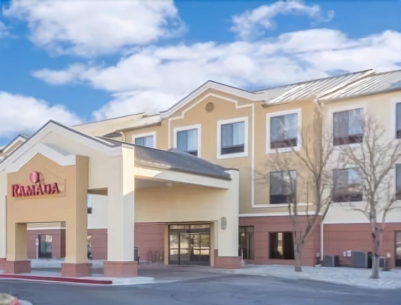 Ramada By Wyndham Denver International Airport Exterior photo